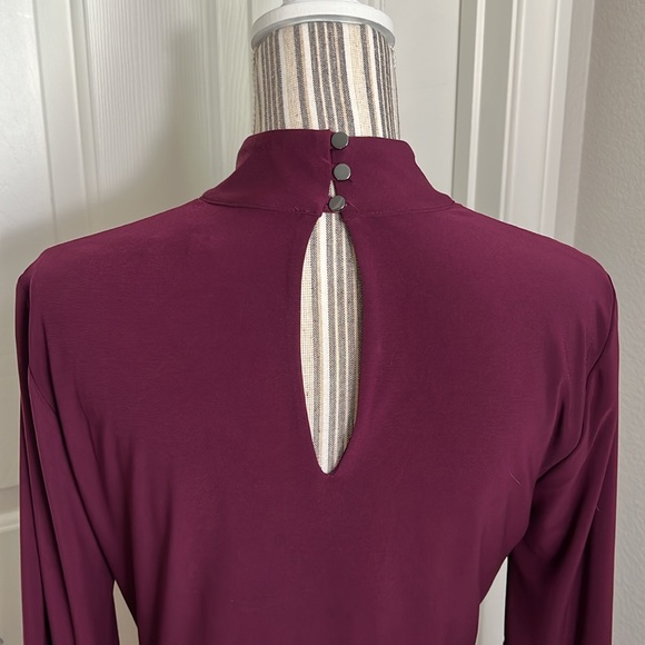 WHBM MOCK-NECK KNIT SOFT SHIFT BELL SLEEVE RICH PLUM SIZE S - Picture 11 of 14